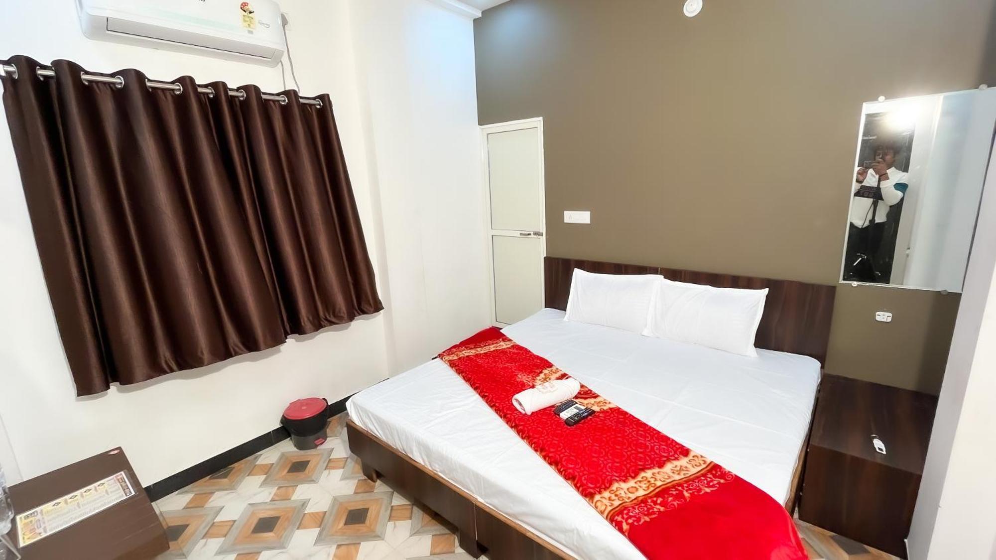 Hotel Rudraksh อุจเจน ภายนอก รูปภาพ